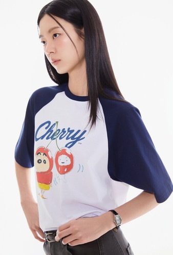 SPAO公式 クレヨンしんちゃん ラグラン 半袖Tシャツ レディース 韓国 Y2K