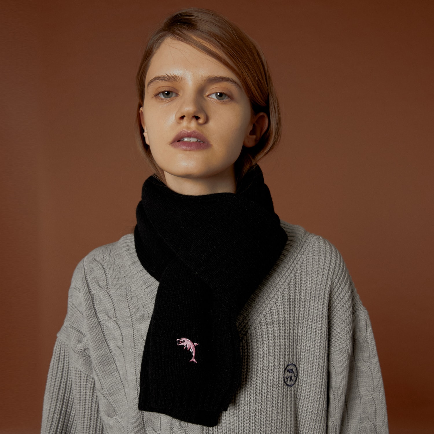 WAIKEI Dolphin Cashmere Muffler BLACK