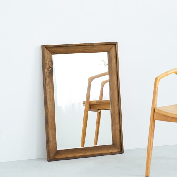 L型フレームウォールミラー(580×830mm) (アンティークブラウン)天然木 北欧風 日本製 鏡 姿見 高級感 ドレッサー 全身 木製 壁掛け モダン 木枠 玄関 トイレ...
