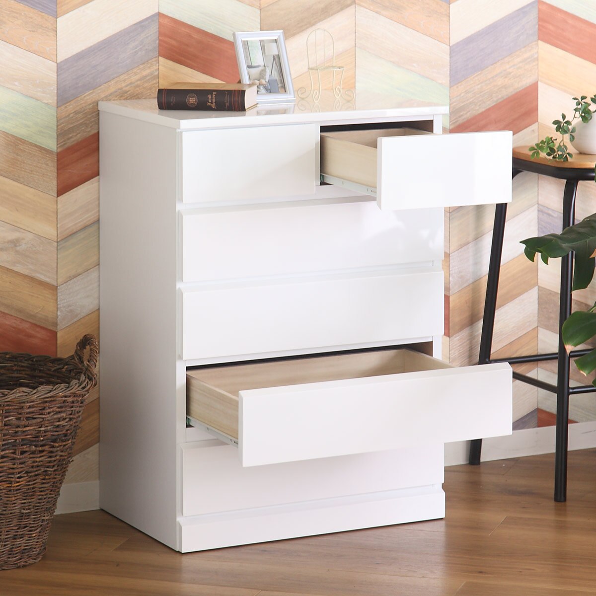 チェスト 5段6杯 鏡面仕上げ 幅60cm タンス 完成品 収納 白 ホワイト リビングチェスト 大容量 リビング収納 衣類収納 引き出し おしゃれ リビング 洋服タンス 木製 子供部屋 洋服収納