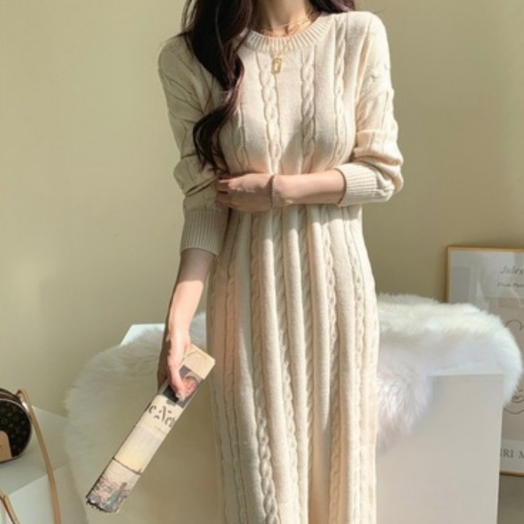 ンピース ニットワンピ タイト 膝丈 ミモレ クルーネック 長袖 ストレート ケーブルニット もこもこ 大人可愛い きれいめ ラフ シンプル 秋 冬 デート お出かけ 旅行 ホワイト ブラック