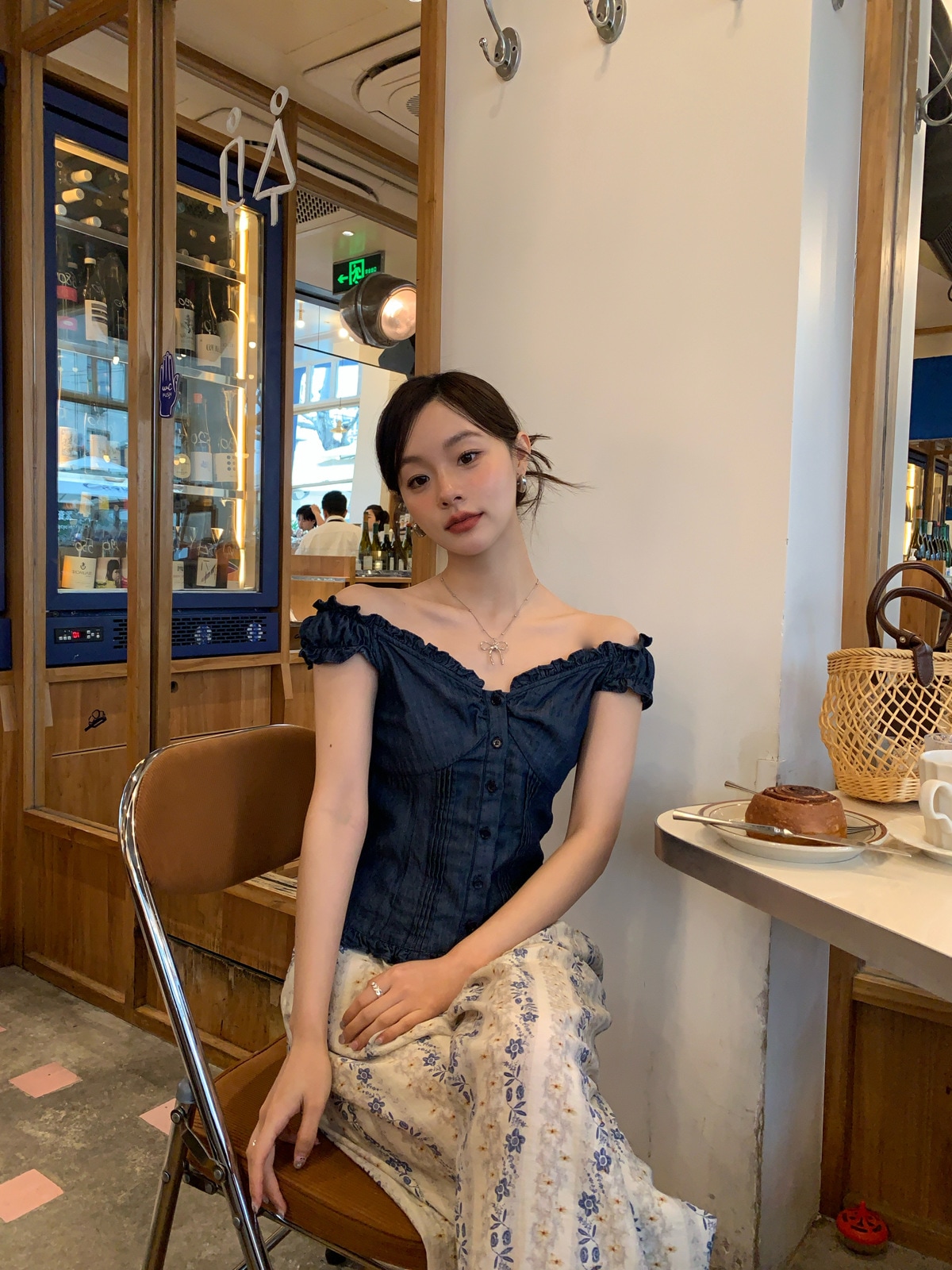 夏のユニークなシャツのフランスの木の耳元のvネックの修身上着の女性s 5093