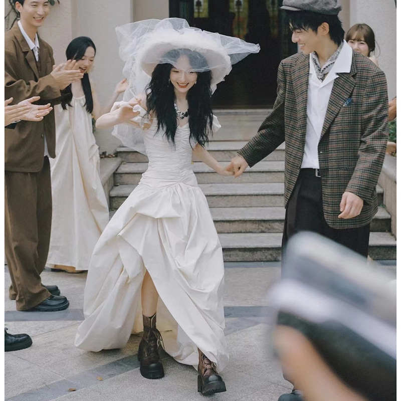 「SIAI」【無.料 2025新入荷·高.品質】【豪華でロマンチックなデザイン！】ウェディングドレス 白 イブニングドレス パーティードレス ワンピース 二次会 結婚式 成人式 演奏会 花嫁 お呼ばれ