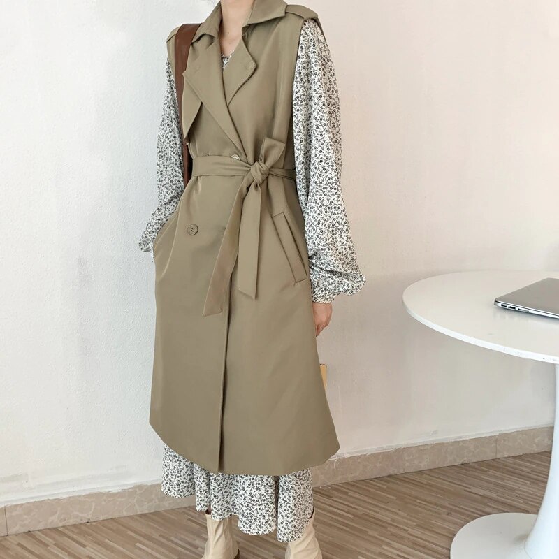 3色 アウター ジャケット レディース 春 きれいめ 軽い チェスターコート トレンチコート ひざ丈 ミモレ ロング ミディアム丈 ミドル丈 袖なし ノースリーブ Vネック 襟付き ストレート 黒 ブ