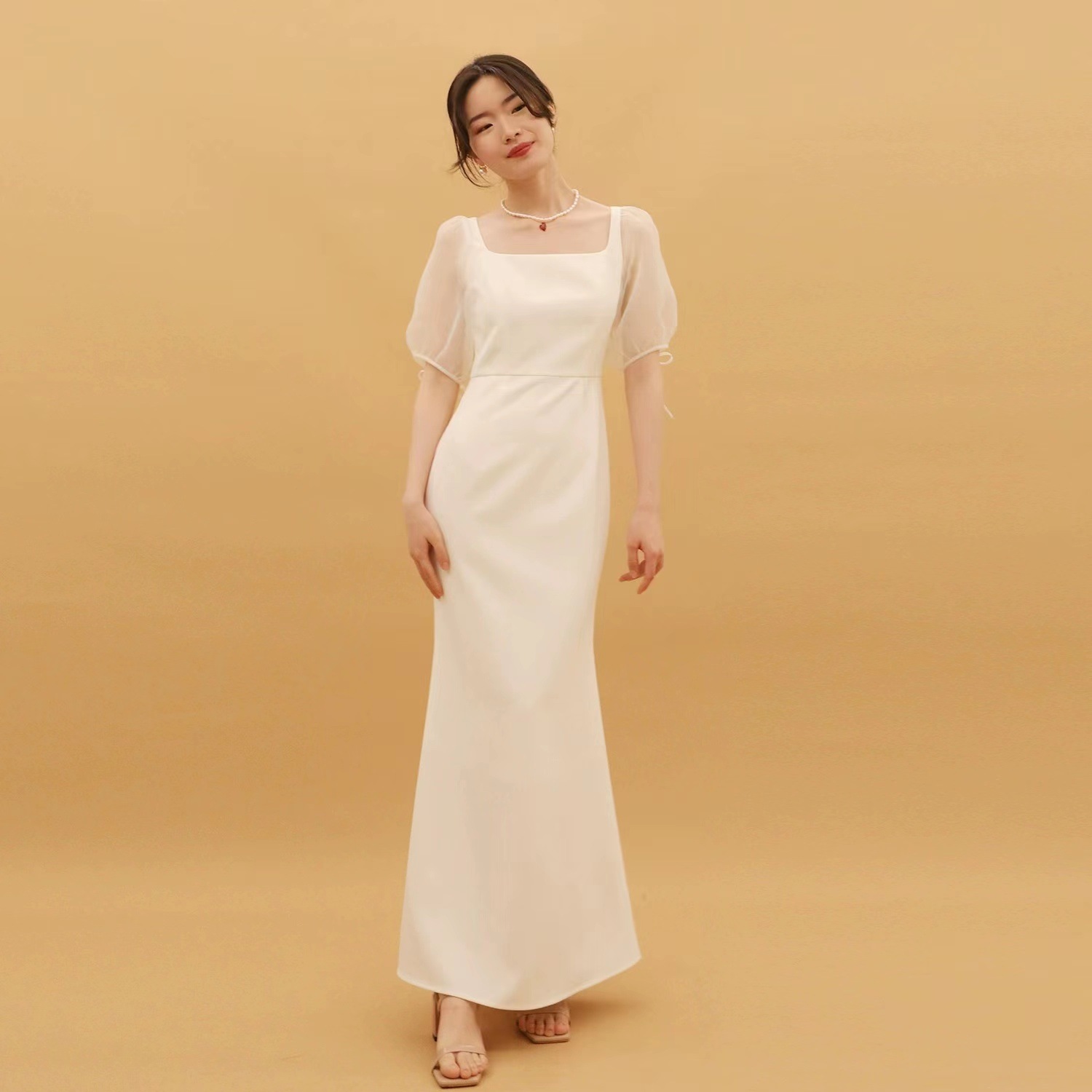 ウエディングドレス 白 ノースリーブ シンプル 二次会 結婚式 ドレス 花嫁 フォトウエディング ビーチフォト 前撮り 後撮り 披露宴