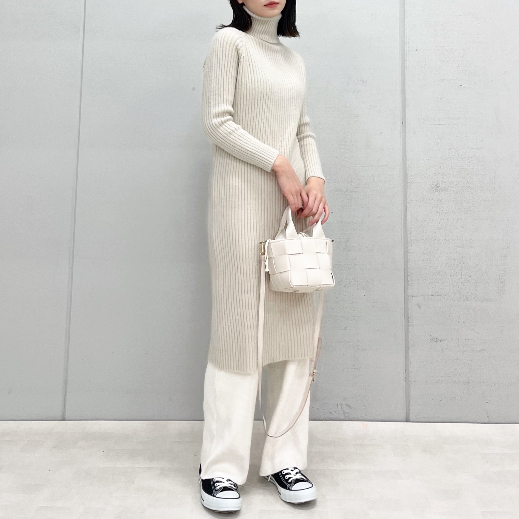 タートルネックリブニットワンピース