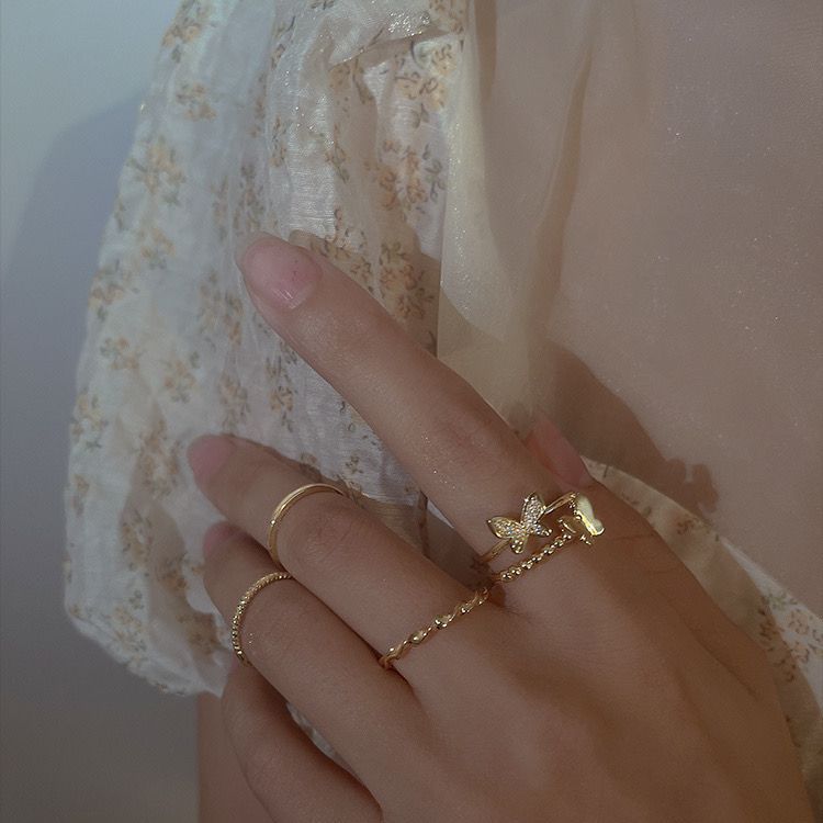 プレーンリングバタフライリングセットの組み合わせ女性用シンプルなコールドスタイルのオープンエンドの調節可能な人差し指リングファッショナブルでパーソナライズされたリング