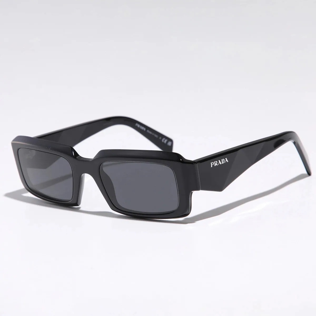 PRADA プラダ サングラス SPR 27Z メンズ スクエア型 セルフレーム フルリム ロゴ アイウェア 16K-08Z/BLACK 41,265円