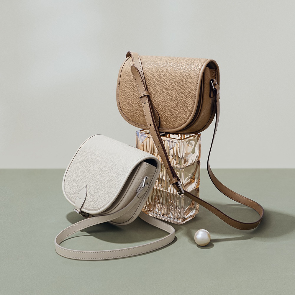 【本革5カラー キーホルダーを贈る】スマホポーチ スマホショルダー ポシェット レディース ミニバッグ 縦型 斜め掛け 肩掛け ショルダーバッグ 無地 シンプル かわいい おしゃれ 5,882円