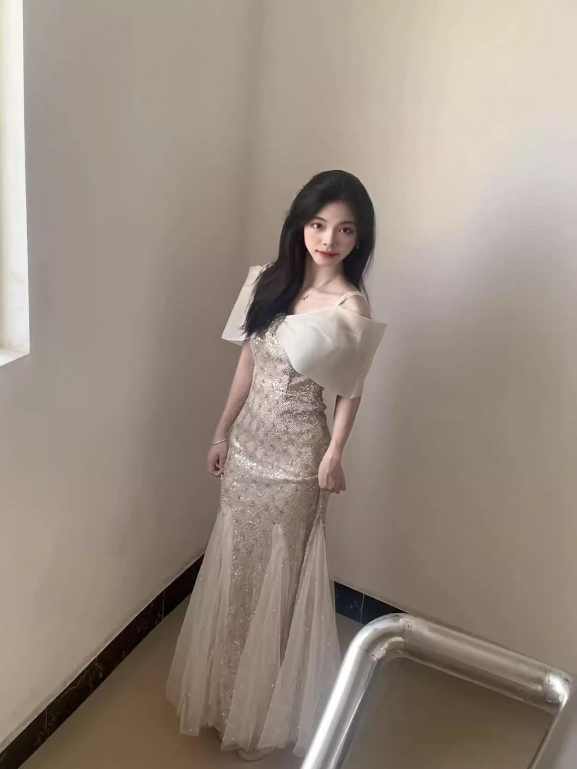 【2枚購入で 3oo円OFF！】チャオキシアン重工業美しい弓のスリングテイルスパンコールホストバンケットドレス女性