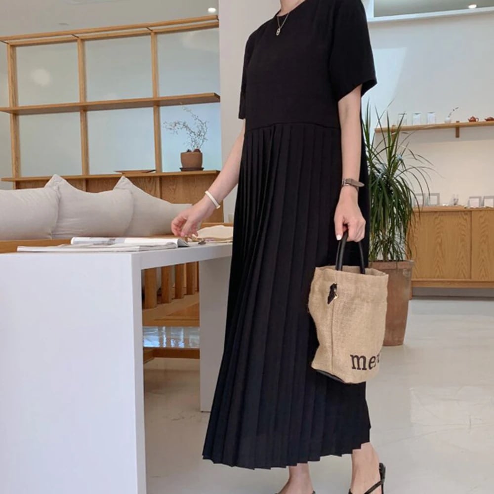 ウエスト切り替えプリーツワンピース ワンピース ワンピドレス ロング ロング丈 袖あり 半袖 ラウンドネック プリーツ 切り替えデザイン ポリエステル かわいい 大人可愛い きれいめ シンプル