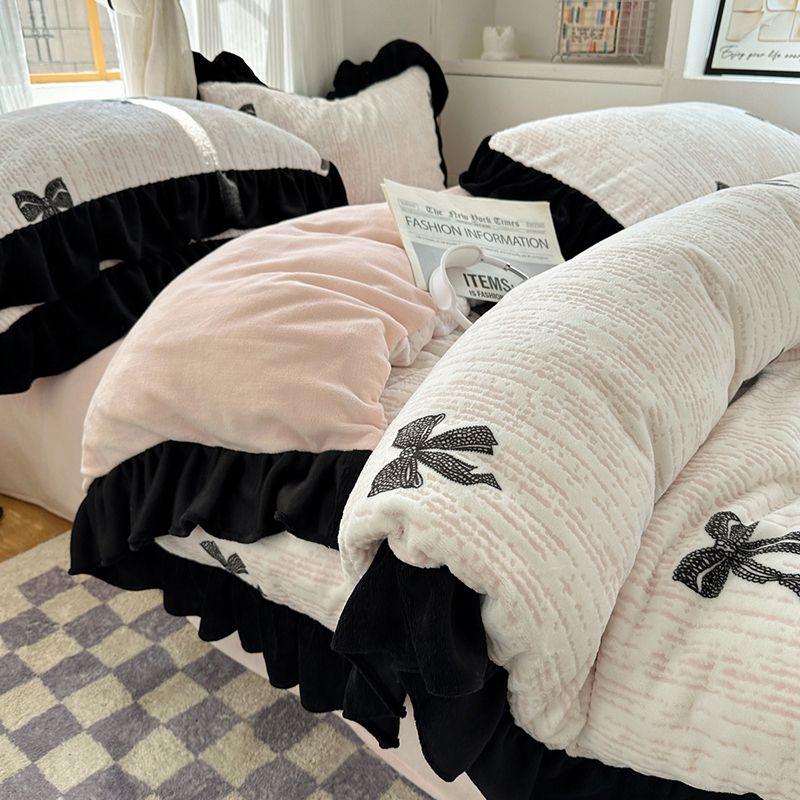 蝶ミルクレーヨン4点セット冬のサンゴレーヨン両面加絨布団カバーベッドシングルフランネルベッド上3点セット