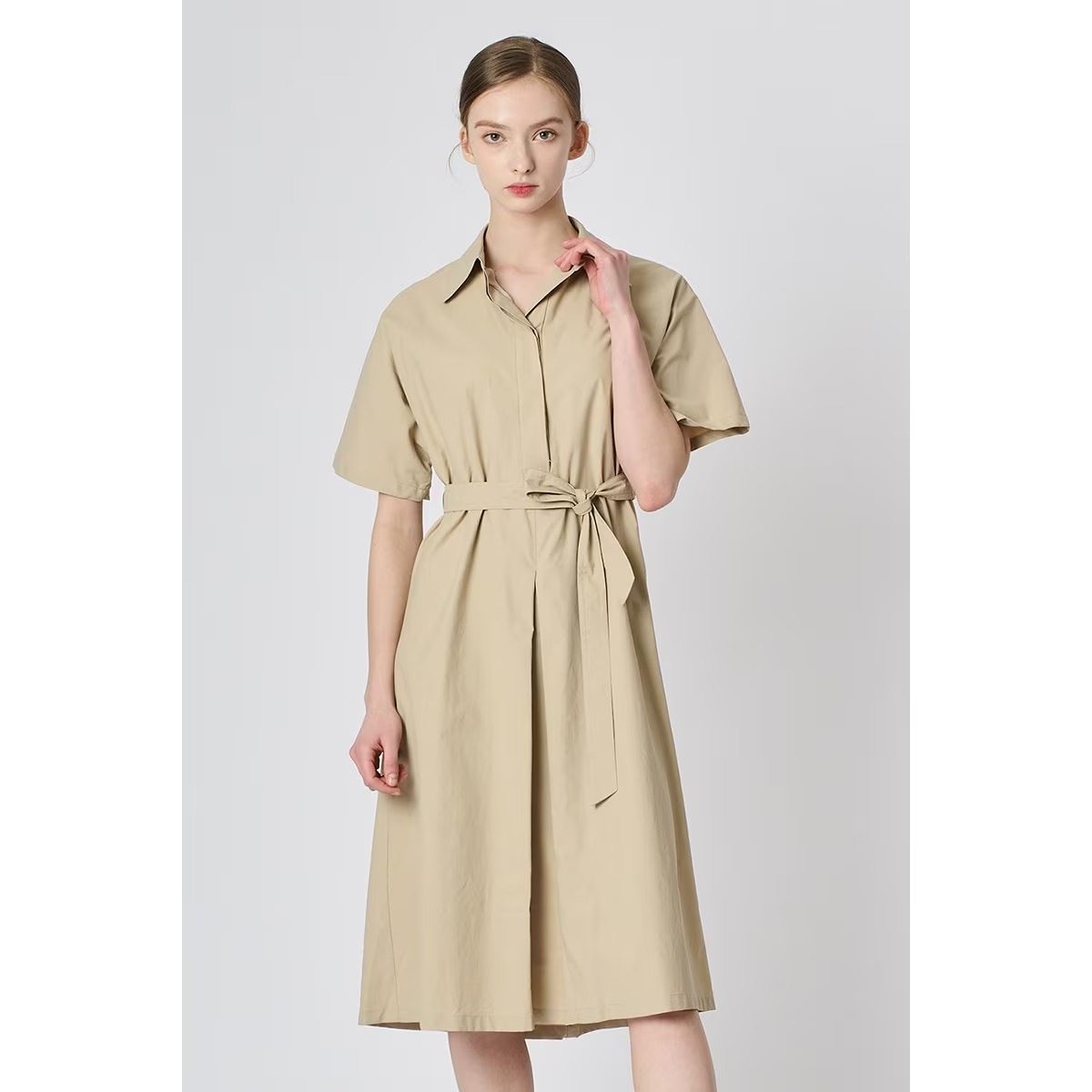 [韓国きれいめコーデ ] ベルト付きハーフスリーブフレアワンピース