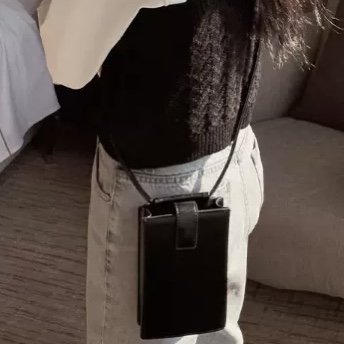 スマホポーチ レディース ショルダーバッグ ミニバッグ ショルダー 肩掛け 小さめバッグ コンパクト シンプル 大人カジュアル カジュアル ポシェット 縦型 トレンド ベーシックカラー 韓国風