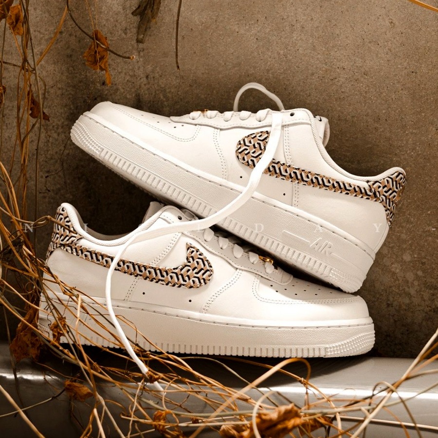 ナイキ スニーカー レディース ウィメンズ エアフォース1 ホワイト NIKE WMNS AIR FORCE 1 LX \