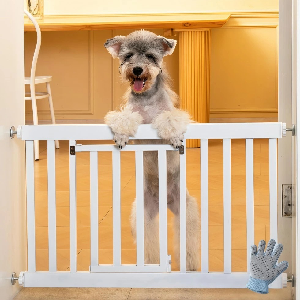 【全店任意2枚購入で100円OFF】犬ドア 犬用ペットフェンス 安全ゲート ペットゲート 高さ45cm 4cm柵間隔 バリアゲート ロック付き 犬網 脱走防止 侵入防止 ドアストッパー 間仕切り メッ