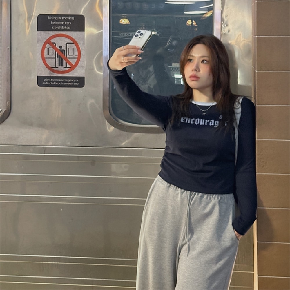 【JSTYLEのイーブレット】イーブレットキリブシャーリングカラーレタリングTシャツJSTYLE