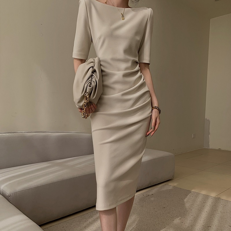 レディース ワンピース 膝下 ミモレ 5分袖 ボートネック スリム 細身 ストレート Iライン スマート ウエストマーク スリット サイドスリット ハイウエスト 薄手 かわいい 大人可愛い 主役級 10,224円