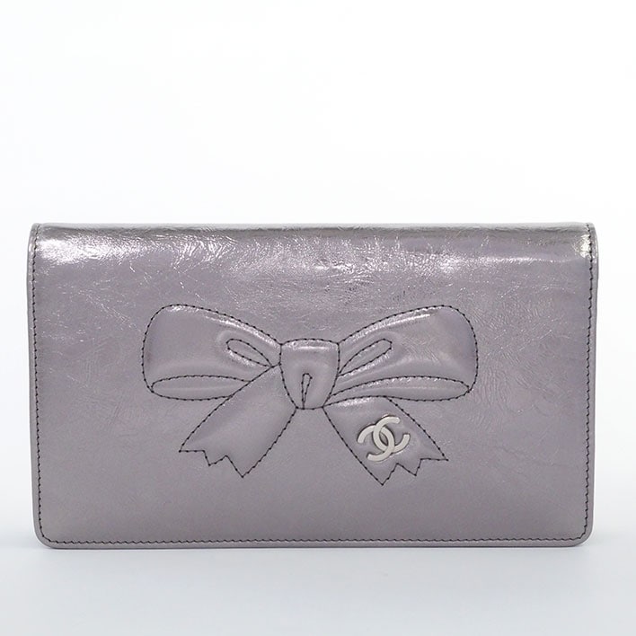 【美品】シャネル メタリック リボンモチーフ CC ココマーク レディースA 【二つ折り財布（小銭入れあり）】