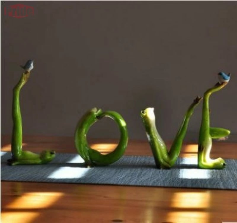 限定SALE!置物 人文字ならぬカエル文字 アルファベット 大文字 LOVE