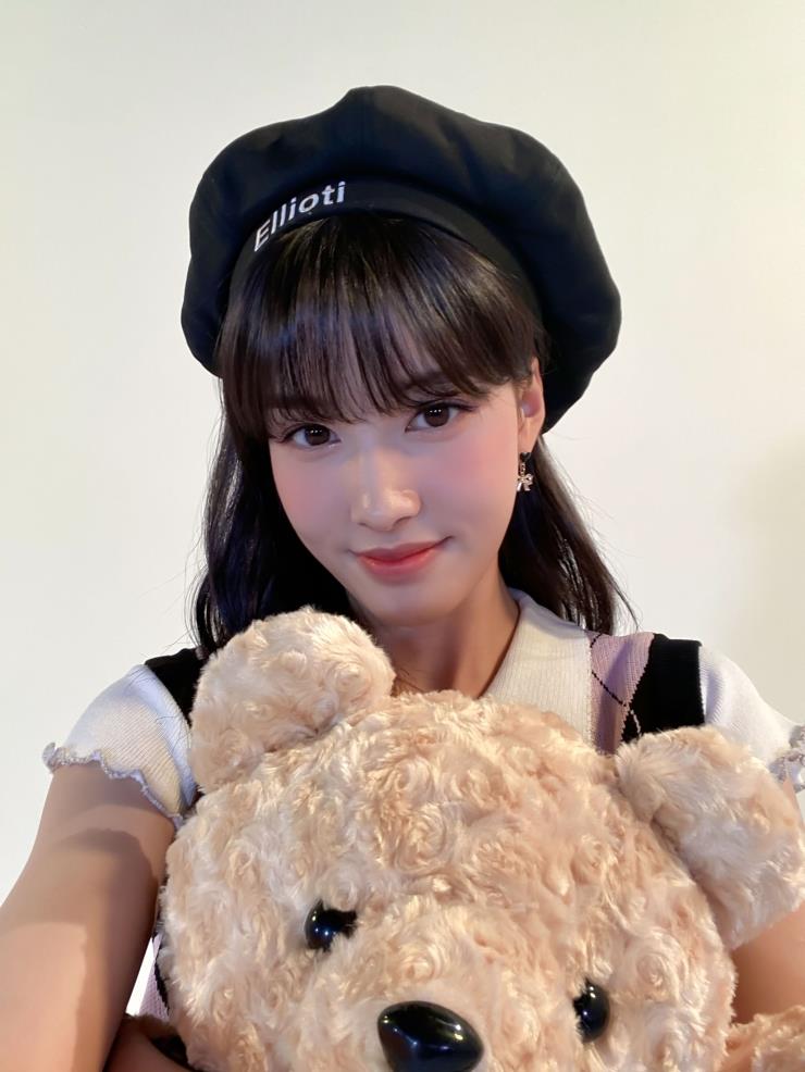 [STAYC Yoon着用] ブラック ベレー帽