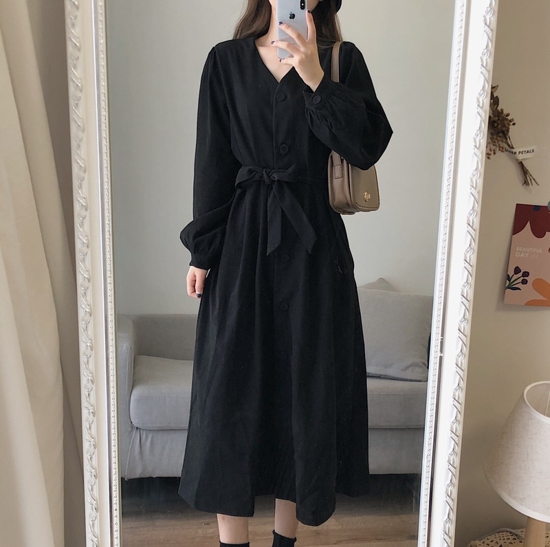 黒のドレス秋冬服森女性フレンチレトロ長袖気質Vネックロングスカートヘップバーンスタイルリトルブラックドレス