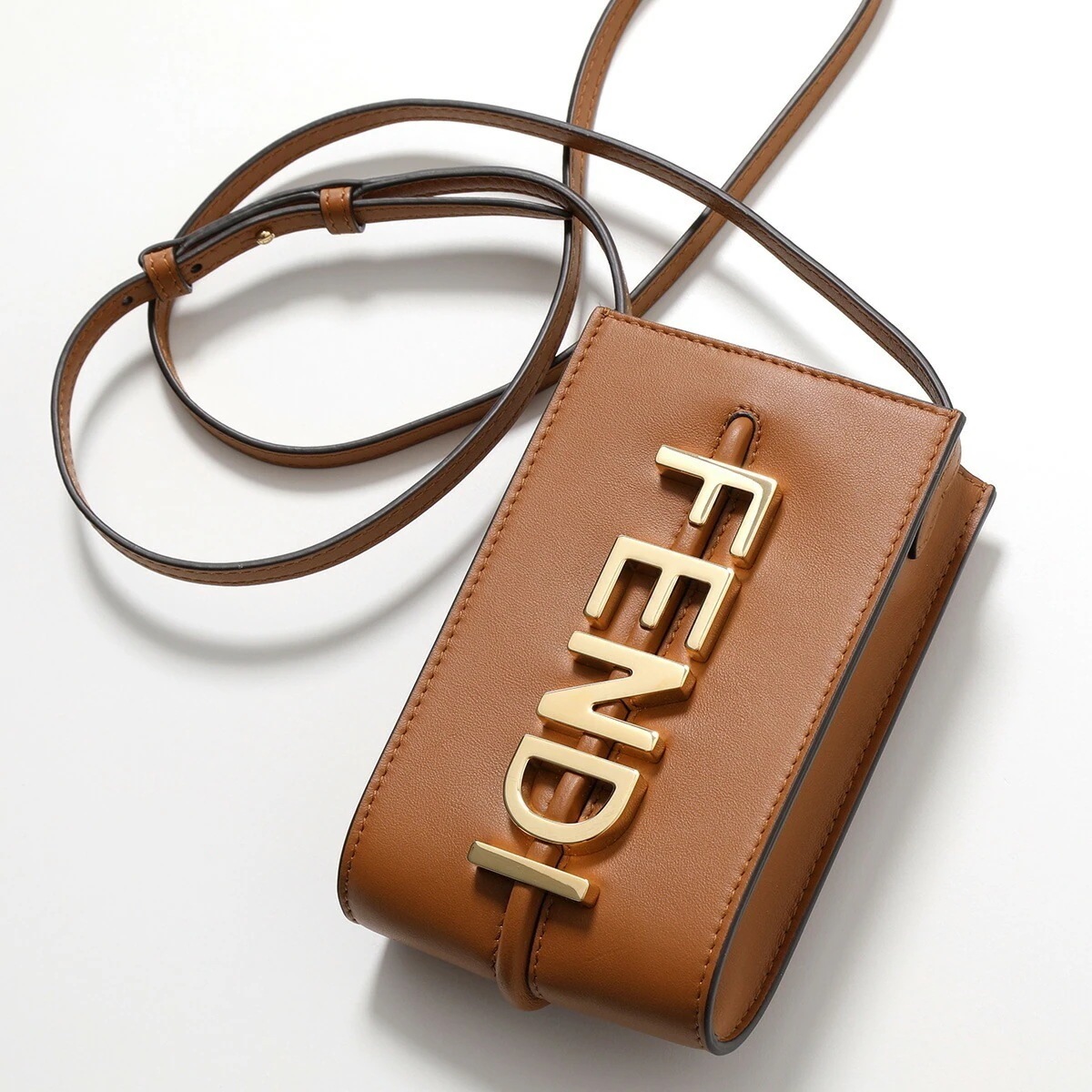 【訳あり】FENDI フェンディ フォンポーチ 7AS192 A5DY レディース レザー スマホケース ショルダーバッグ クロスボディ 鞄