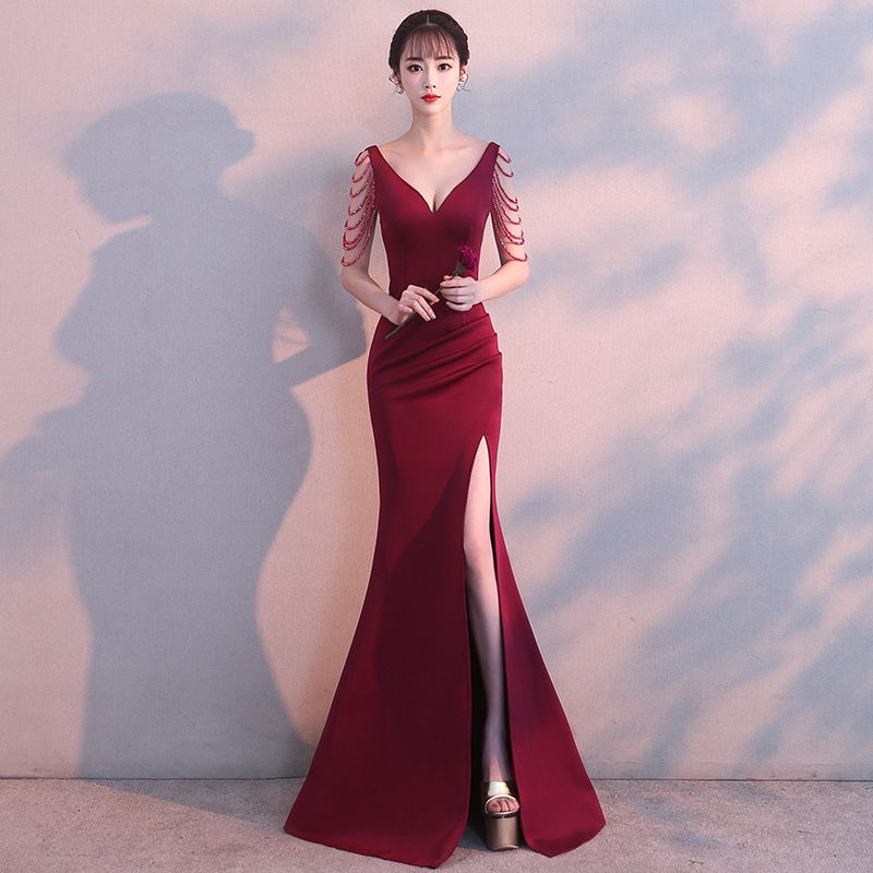 花嫁レッドウェア2025高貴な気質宴会テール結婚式のイブニングドレススリムロングスタイル