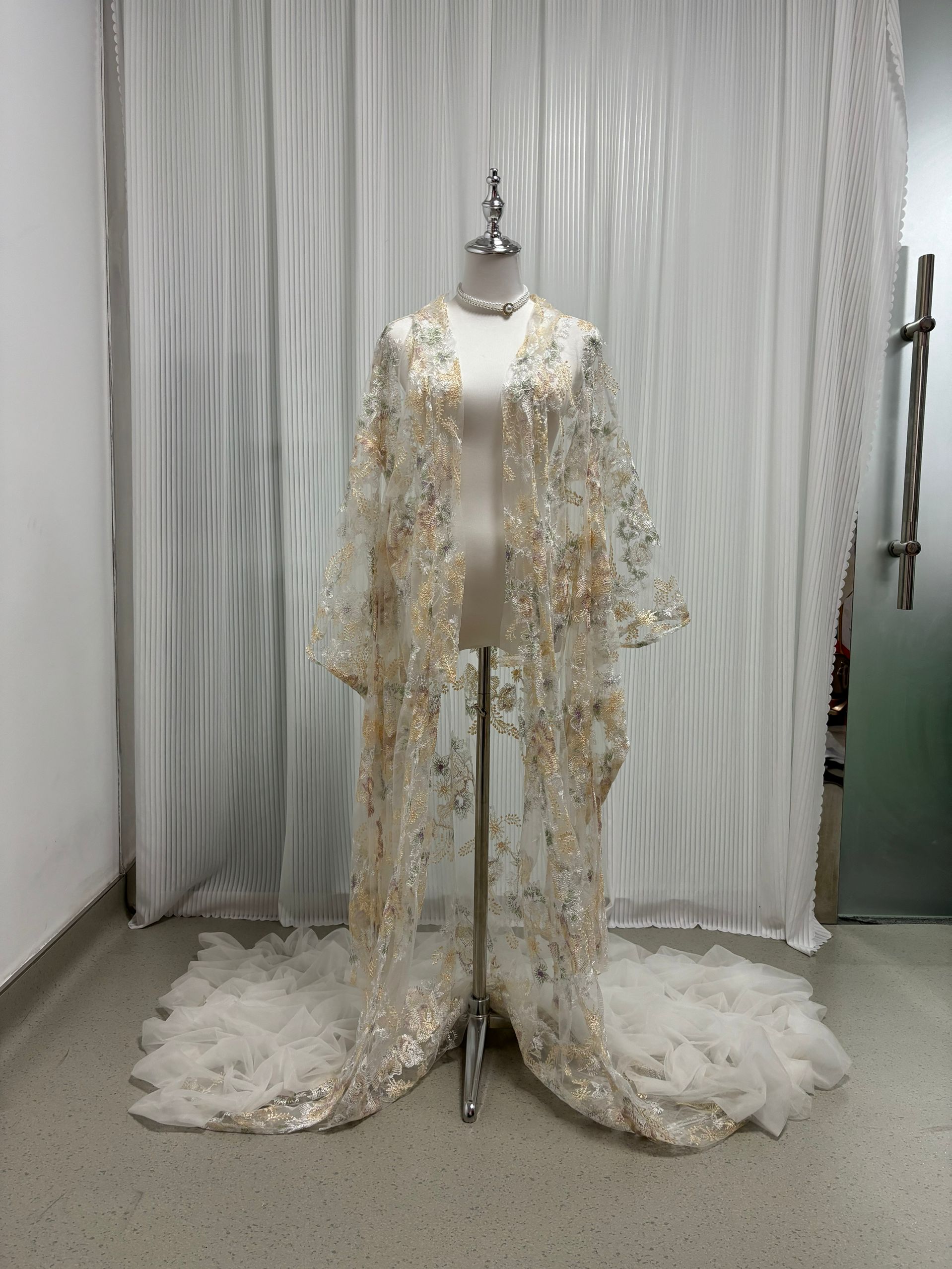 チュール打掛　着物　オーバードレス　レース羽織　ウエディングドレス　お色直し うす衣 花嫁和装 シャンパン色