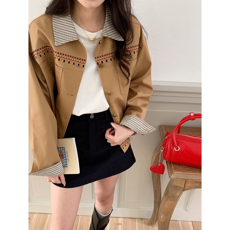 早秋新作 エスニック刺繍ストライプラペルカジュアルジャケットショート アウター秋服