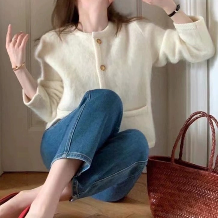 アウター コート ショート丈コート 長袖 ラウンドネック 前開き ボタン ポケット ふわふわ かわいい 大人可愛い きれいめ シンプル 上品 おしゃれ かっこいい カジュアル こなれ感 個性的 ラフ