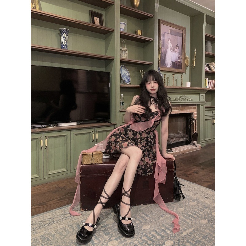 ローズハンターレトロスタイルの花柄ウエストハグ＆スリミングドレスデザインセンスとニッチなサスペンダースカート