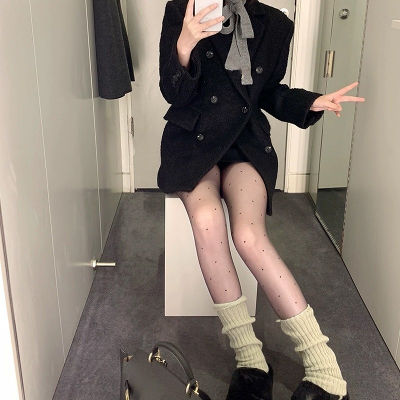 雰囲気感のある雰囲気のダブルブレストウールコート女性黒着やせショートコートブーム