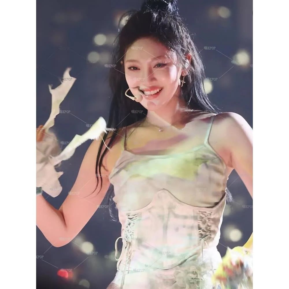 【2枚購入で200円 OFF！急速出荷】Aespa Ning Yizhuo パフォーマンス衣装ジャズダンス Jazz ダンスパフォーマンス衣装衣装セット