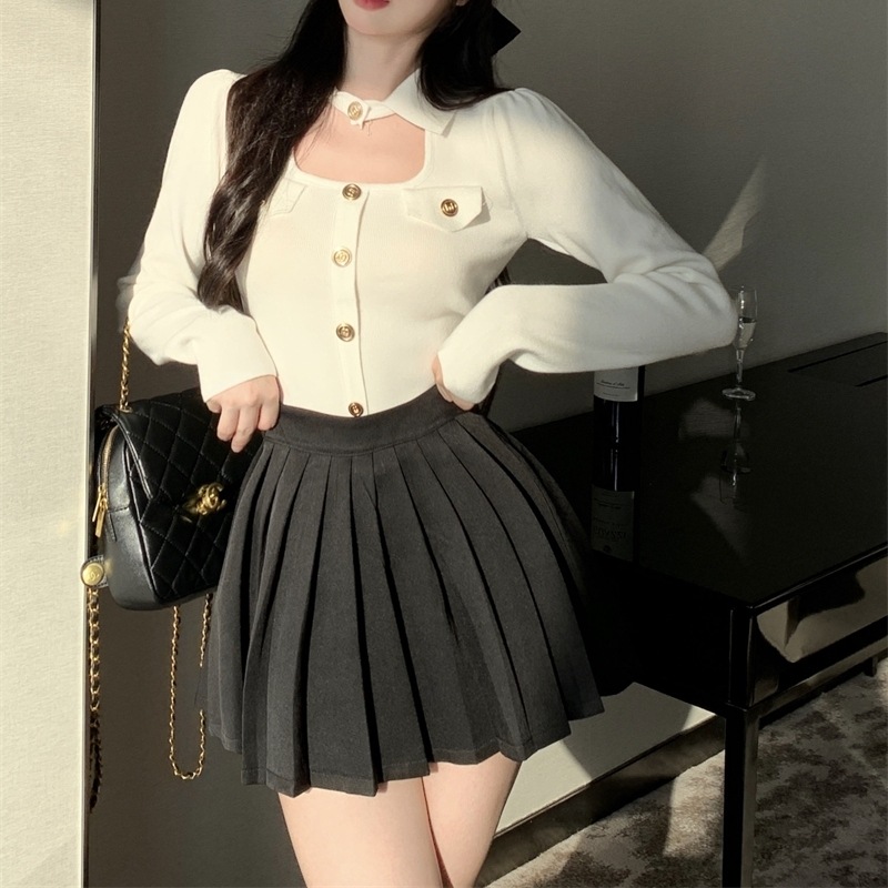 3カラー トップス レディース スリット 襟付き 長袖 ショート丈 クロップド丈 ボタン ゴールド アクセント ホワイト ブラック ピンク ガーリー 女の子らしい キュート こなれ感 大人 かわいい 4,723円