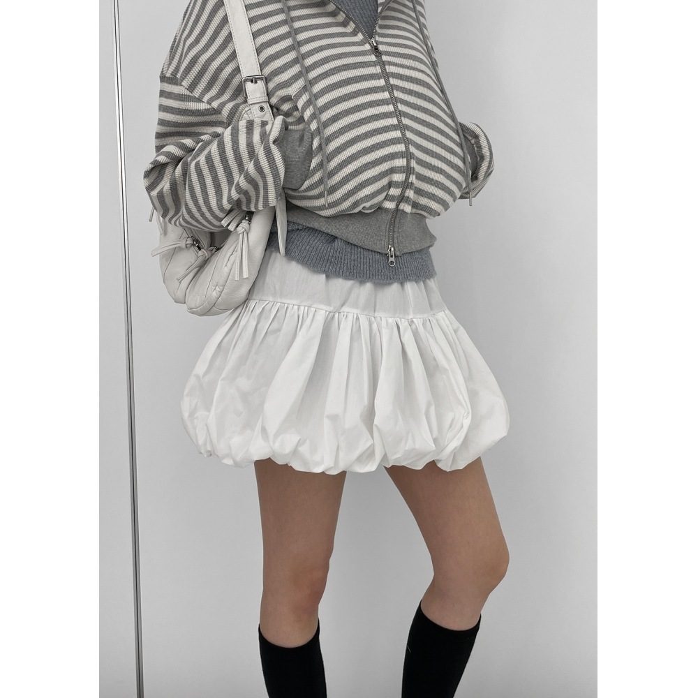 ブラックアップニッキングバルーンミニスカート 4,658円