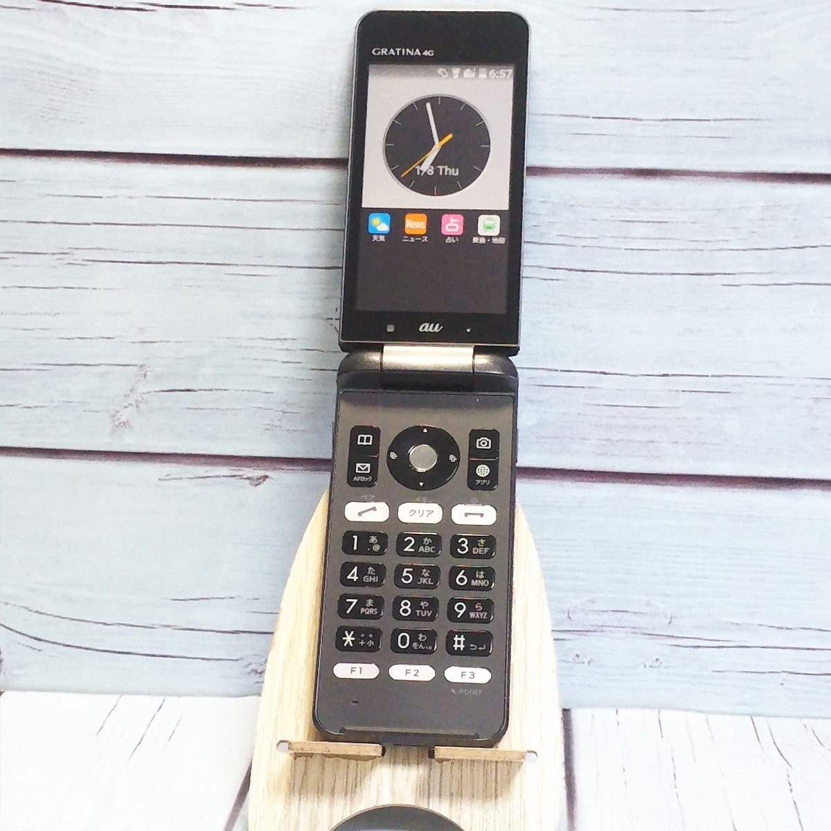 【送料無料】KYOCERA au GRATINA 4G BLACK KYF31 本体 白ロム SIMロック解除済み SIMフリー B387214