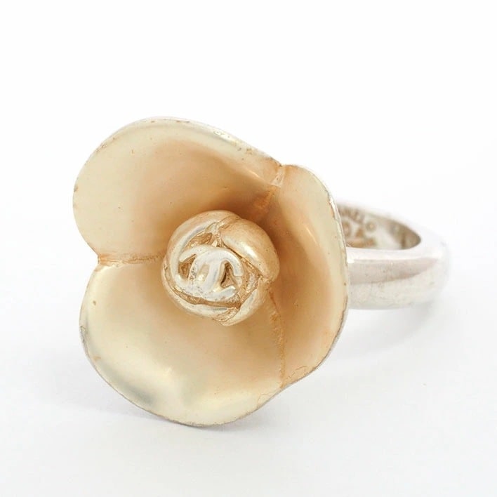 シャネル ココマーク ホワイト カメリアモチーフリング エナメル/七宝 【指輪】