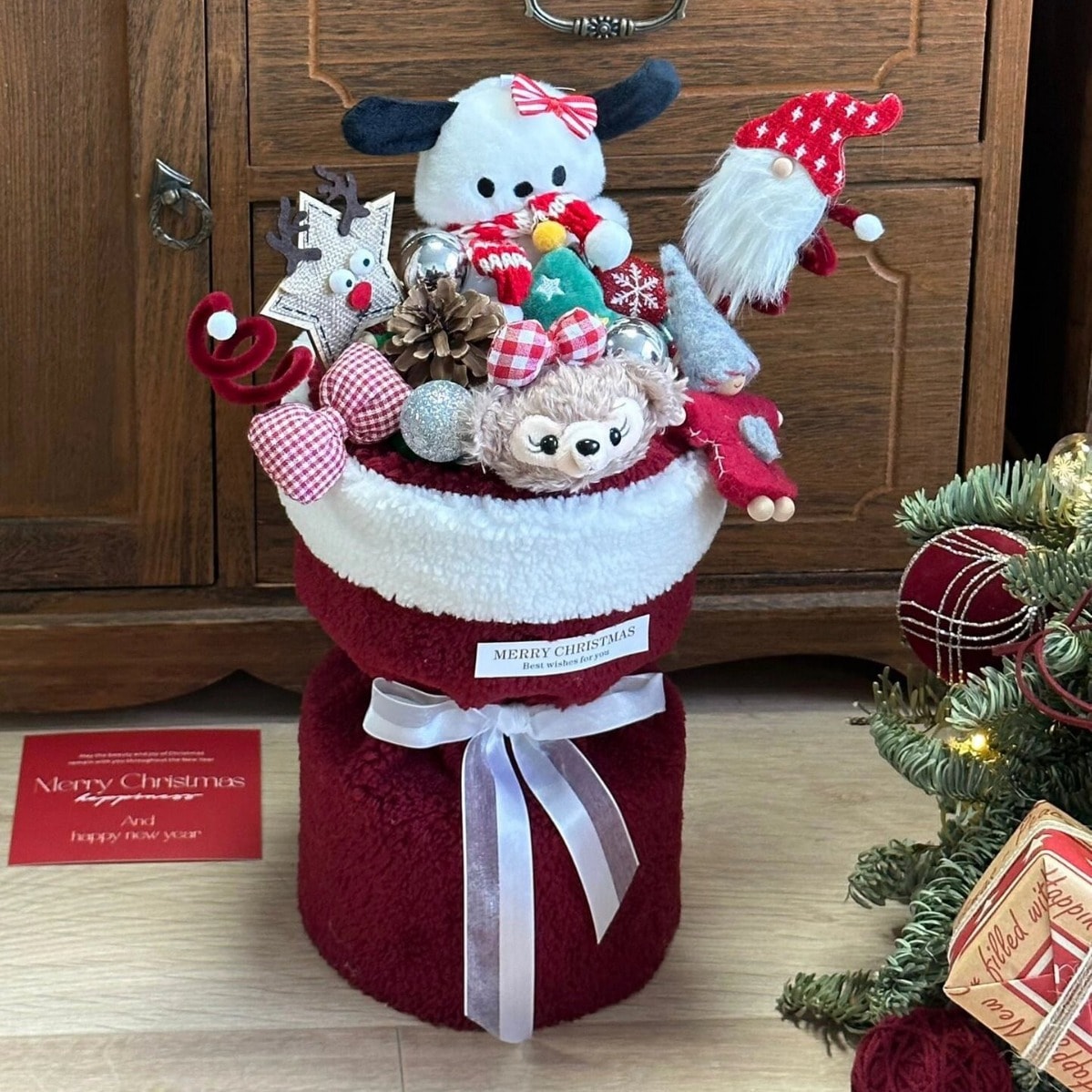 人気のクリスマス限定ドールブーケは女の子の親友の誕生日を祝うクリスマスイブのギフトです