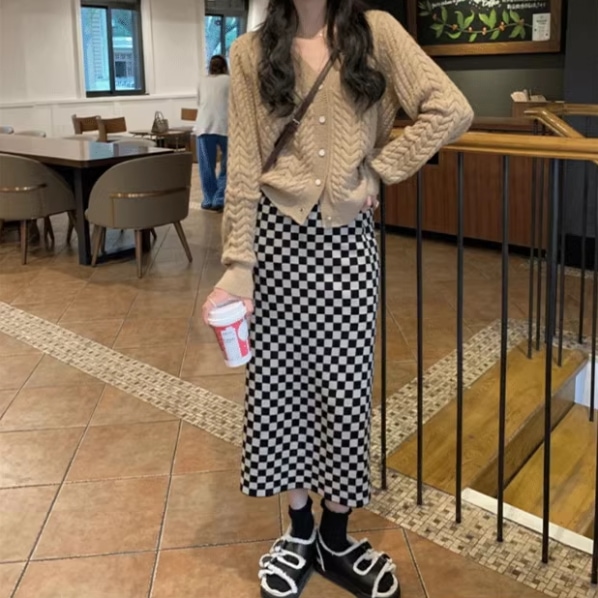 スカート レディース ペンシルスカート ロングスカート 膝下 ミモレ ストレート Iライン スリット ハイウエスト ニット かわいい カジュアル おしゃれ レトロ こなれ感 ラフ ガーリー ルーズ 4,769円