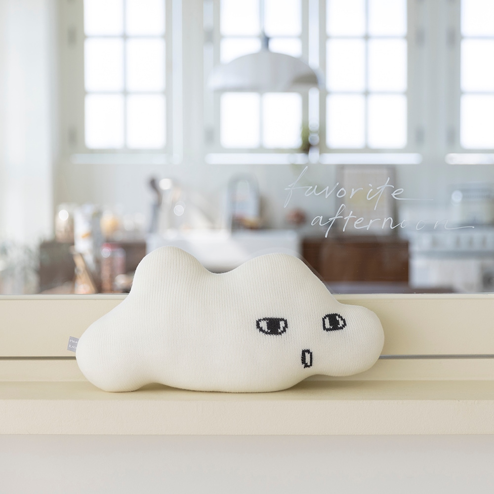 澄んだ空の雲 ニット 人形 Ivory