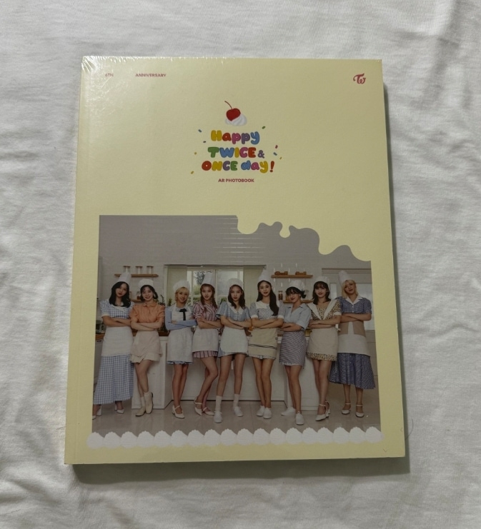ハッピーTWICE＆ワンスデー ARフォトブック ハッピーTWICE & Once day AR Photobook_未開封新品 7,424円