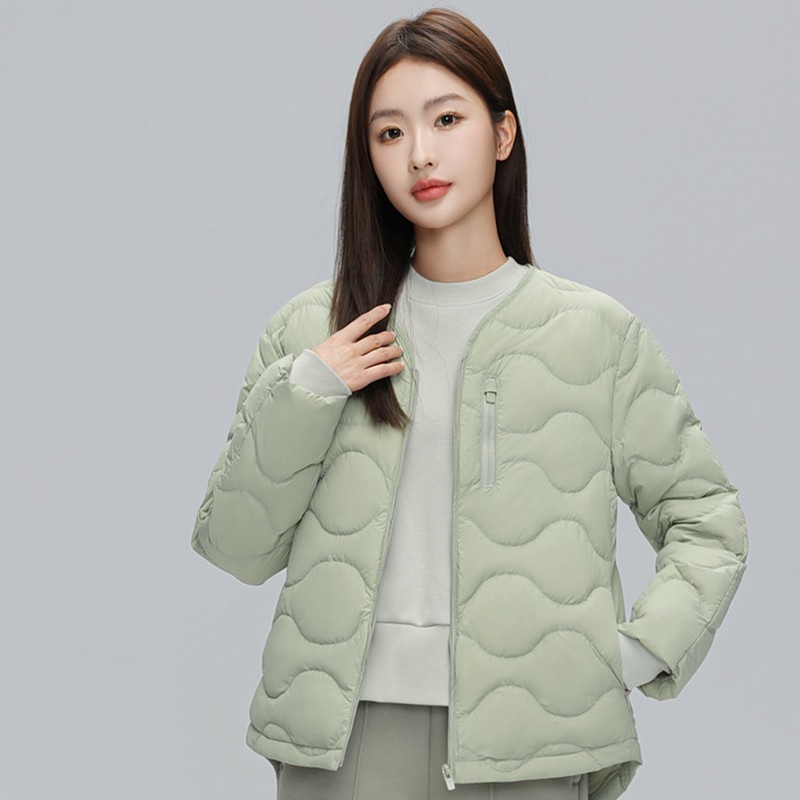 2023種類の冬服vネックの襟のない軽薄な短いタイプのダウンジャケット女性の大きなサイズの丸襟の短い90% ベルベットのコート