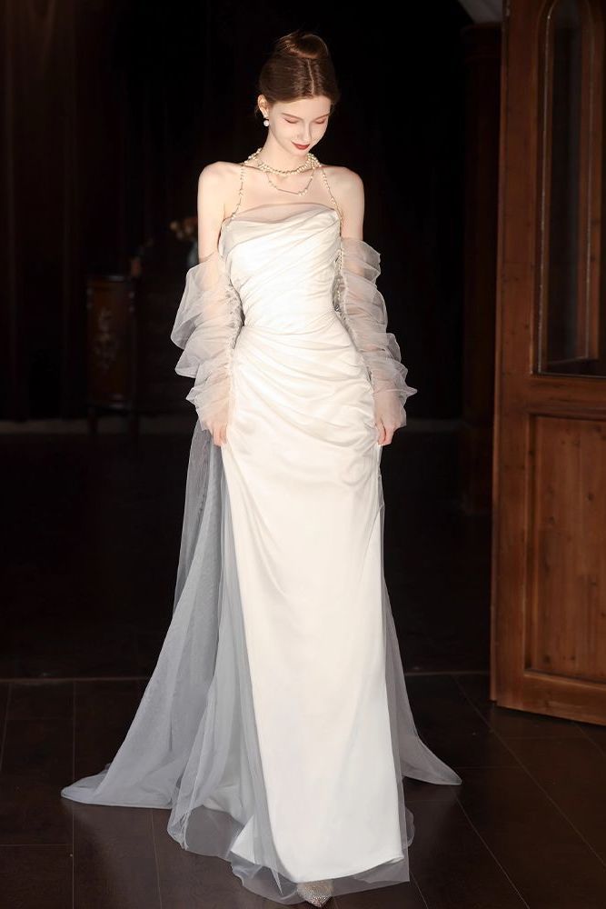 フランスのサテンの顔は軽いウェディングドレスのドレスのスカートの朝の服の金の娘を出して結婚して出かけます