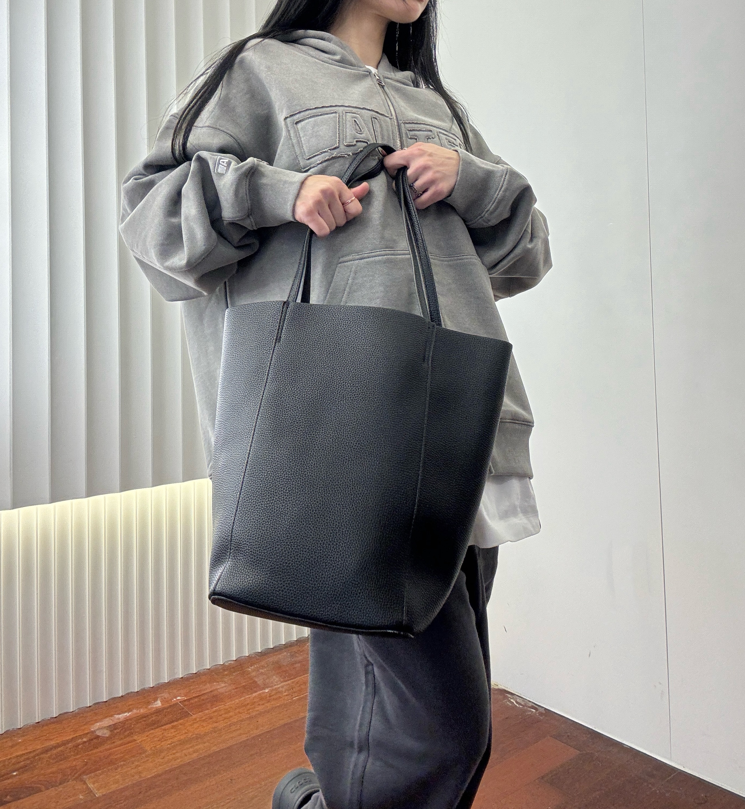 リターンズ デイリー ショルダーバッグ