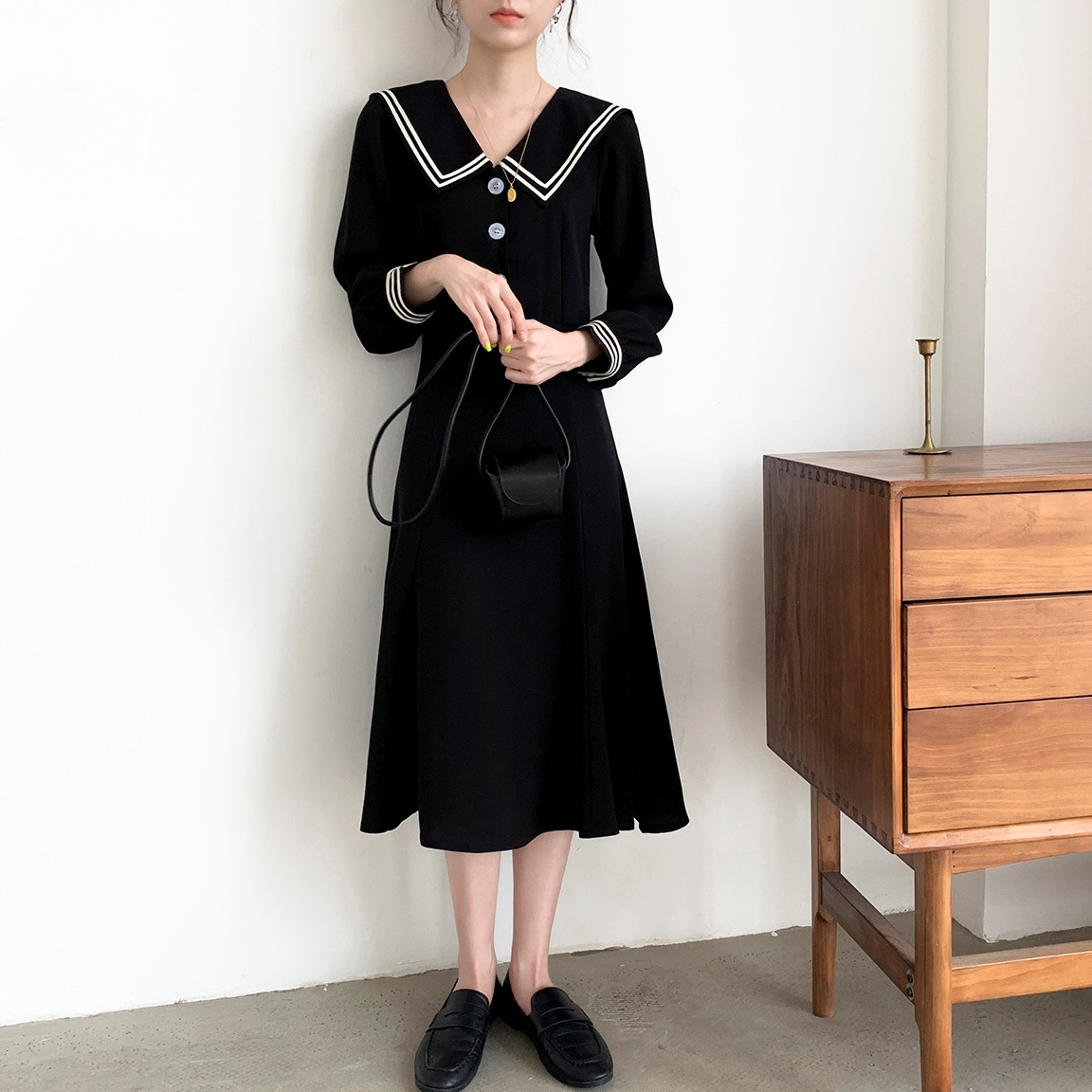 所をフランスヘップバーン风入れ腰クロスカートを着やせワンピース気質長袖のスカートの女