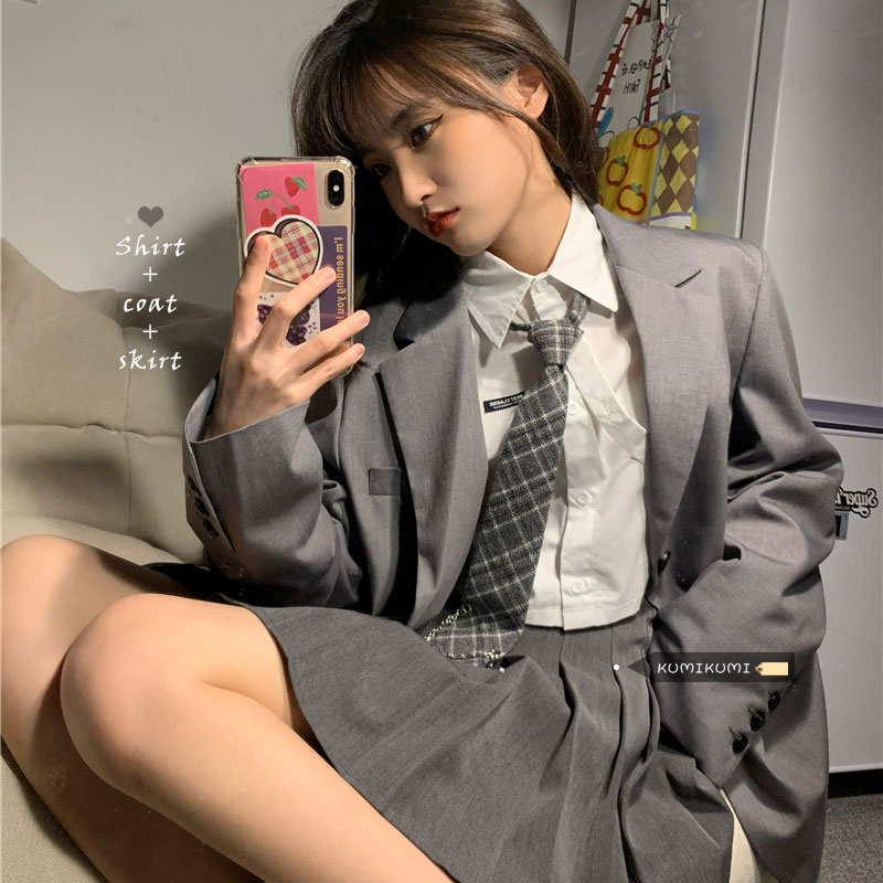 ファッションホットガールスーツ女性春大学スタイル半袖シャツ気質ルーズスーツジャケットスカートスリーピ