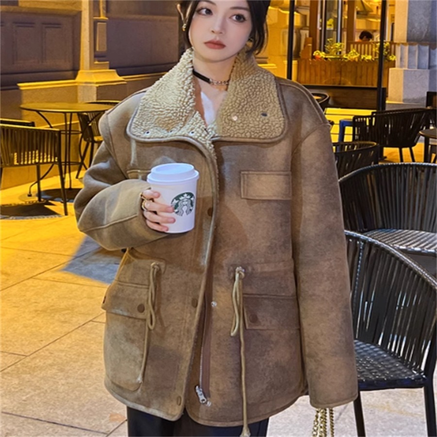 アウター 2色 色 ジャケット 羽織り レザージャケット ショート 袖あり 長袖 Vネック フレア Aライン ポケット ボア リバーシブル 薄手生地 裏起毛 かわいい 大人可愛い 綺麗 10,765円