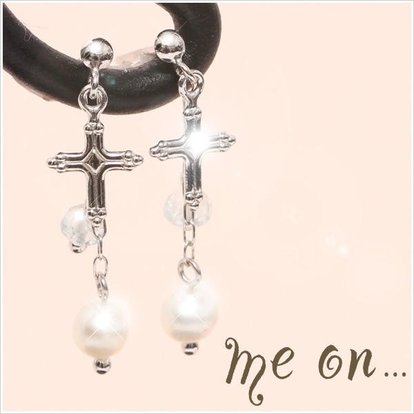 me on... K10ホワイトゴールドドロップデザインクロスモチーフピアス 発送目安２-３週間