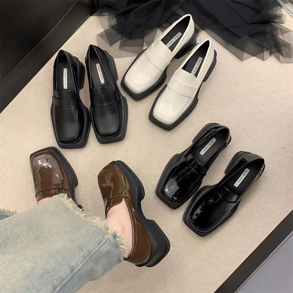 スノーブーツ バブーシュローファー ベルベットレトロ 厚底靴 レディース 太ヒールシューズ 百掛け美脚ファー靴